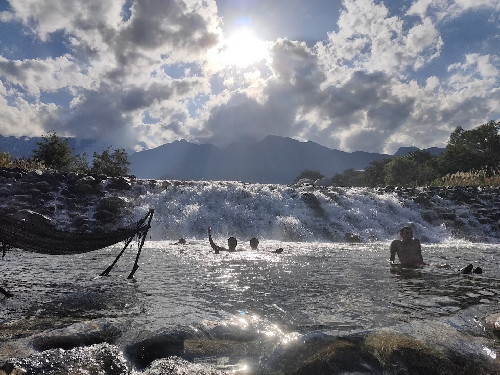 関東｜テントサウナ｜山梨|プライベートサウナ｜自然｜アウトドア｜キャンプ場｜サウナ｜アウトドアサウナ｜川｜水風呂｜外遊び｜camp|アクティビティ|ゆるキャン