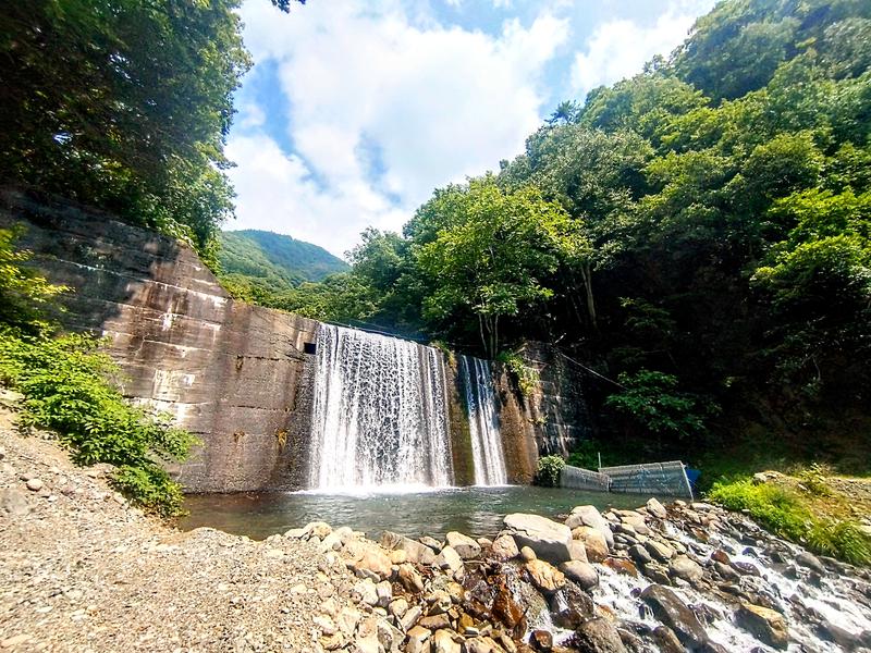 山梨 テントサウナ ドラゴンサウナ 滝 南アルプス