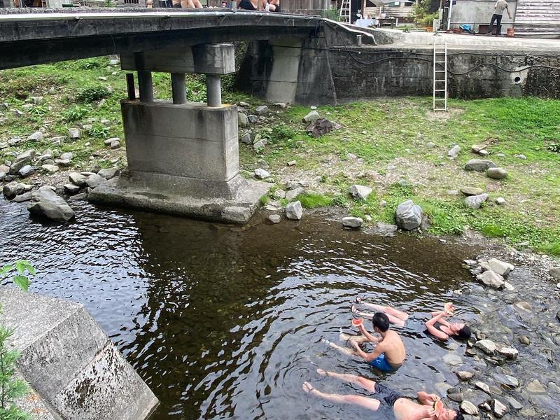 徳島 川サウナ シモノロ・パーマネント 三好 薬草 廃校 旧下野呂内小学校