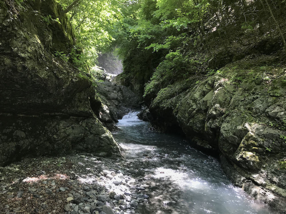 関東近県 山梨 御勅使川 渓谷 富士山麓 川サウナ